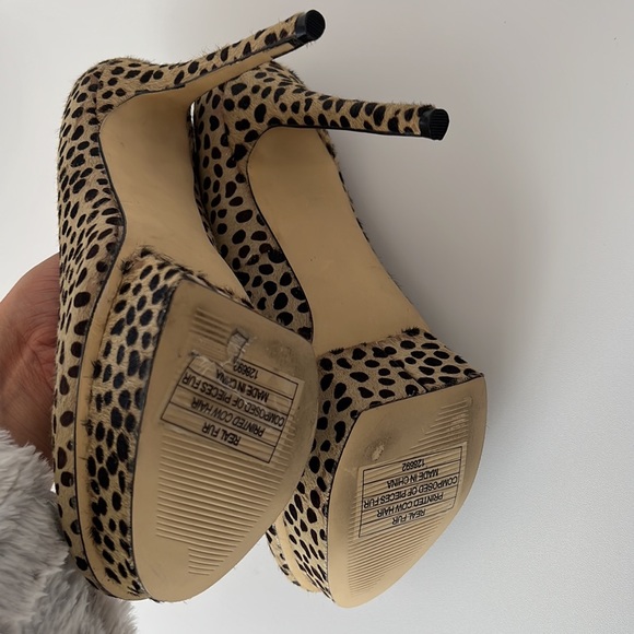 SHOEMINT Jess Dalmation LEOPARD PONY HAIR Platform HEELS WOMEN'S 
Size 9 - Picture 9 of 17
